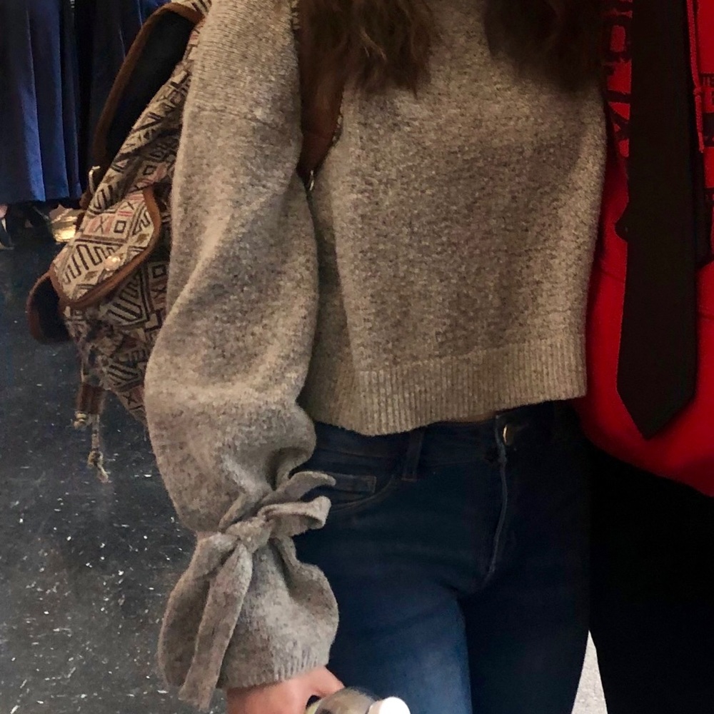 Grey cropped sweater